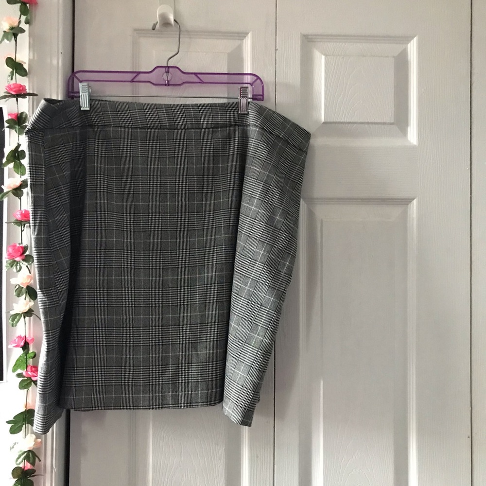 Plaid Eloquii Skirt 🏁🖤💬😌